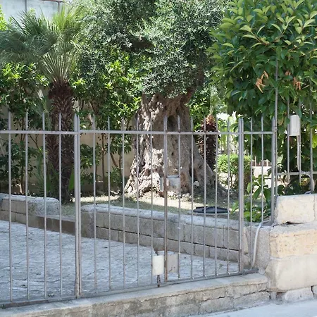 Piazza Libertini *