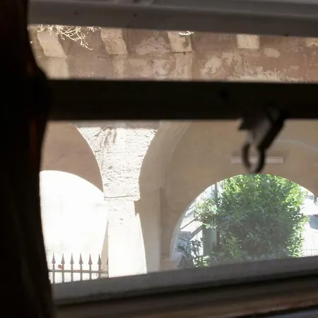 לינה וארוחת בוקר Piazza Libertini *